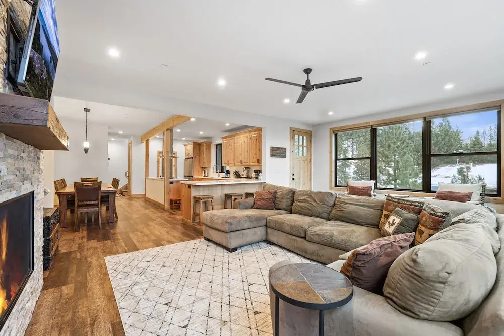 Modern Tahoe Escape