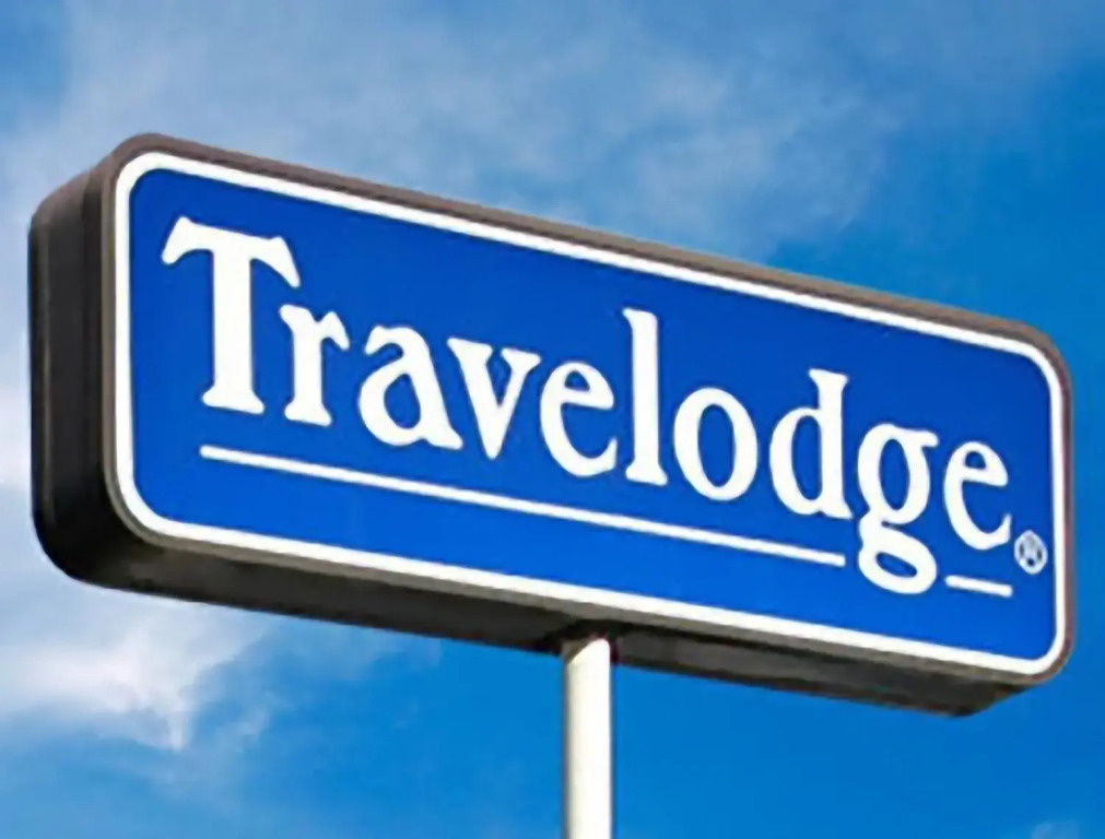 Travelodge by Wyndham Waukegan Gurnee
