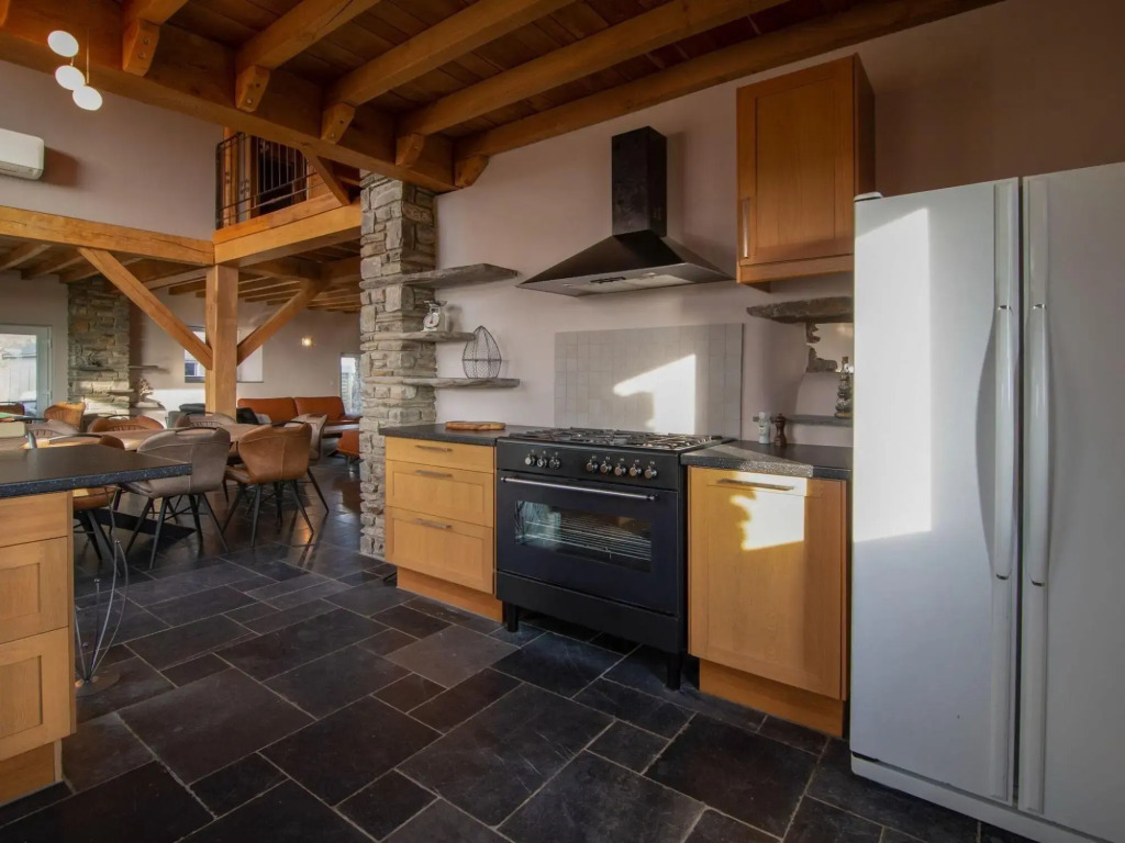 Very spacious house with sauna, spa and countryside views