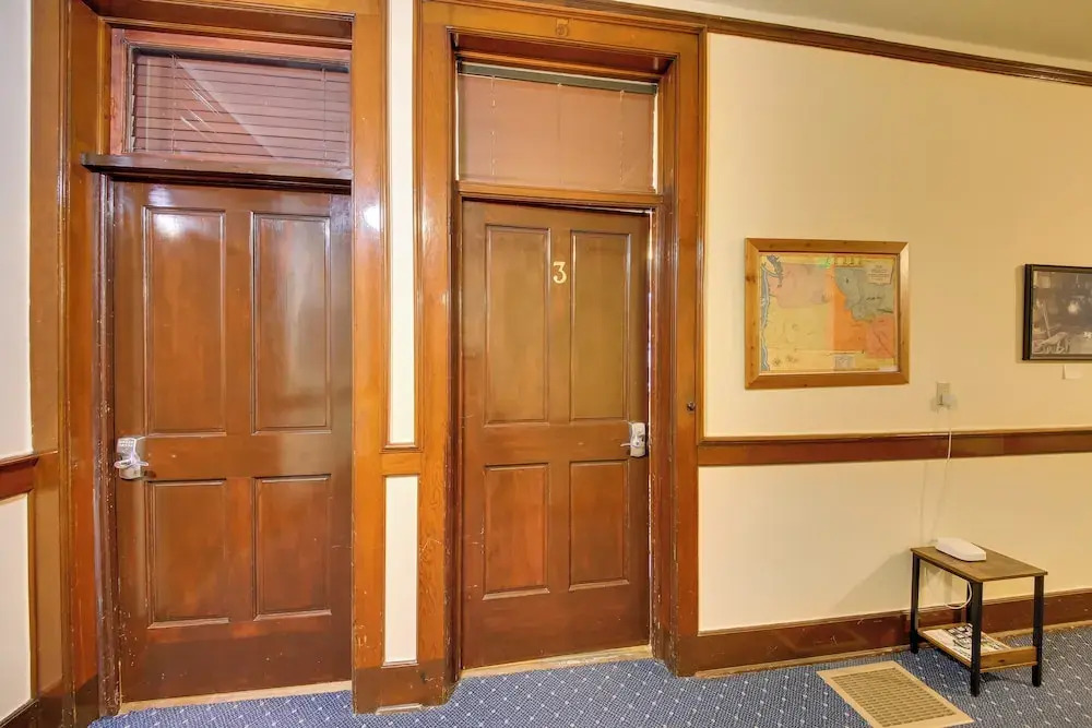 Great for Skiing & Biking! Cozy Dtwn Wallace Condo