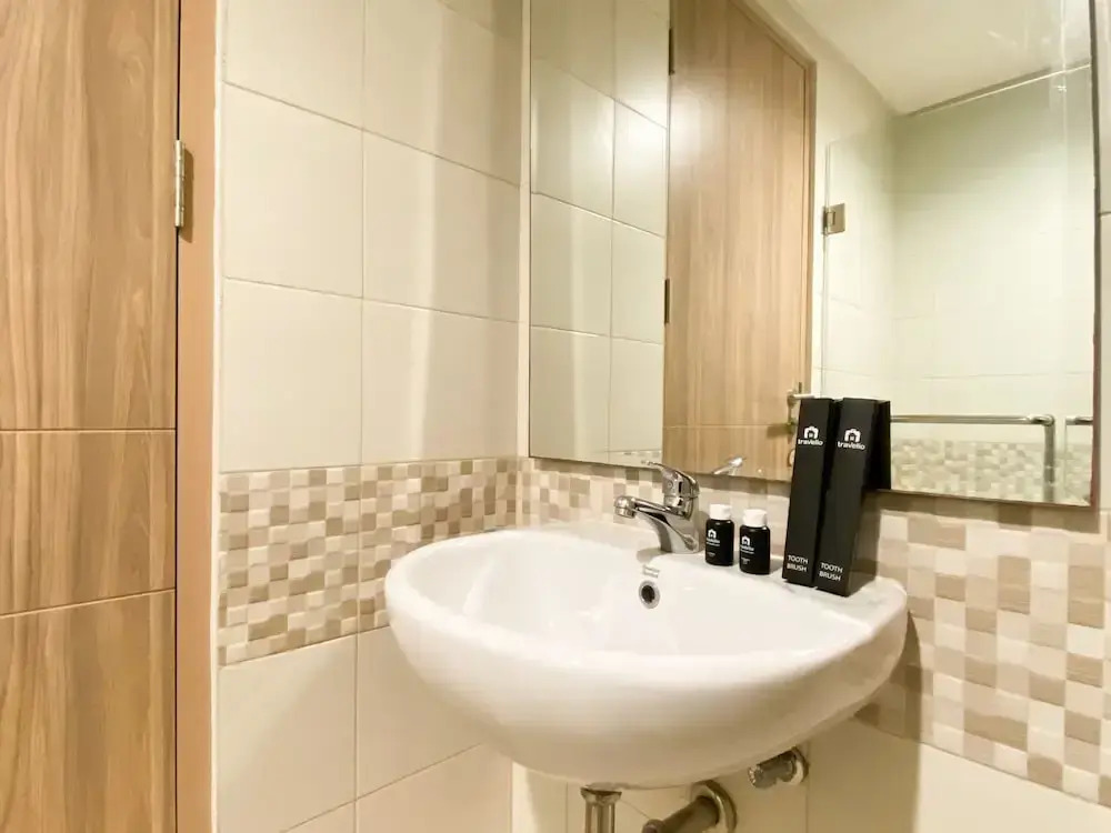 Simply Look And Warm Studio Room Tamansari Iswara Apartment