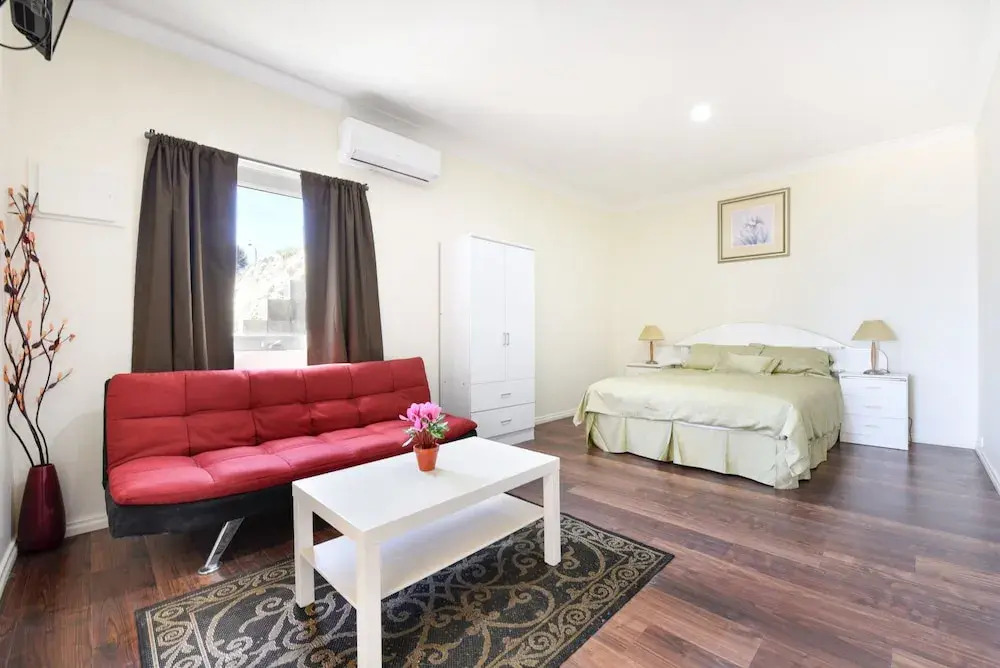 The Oasis - 6 Turnberry Drive, Links Lady Bay