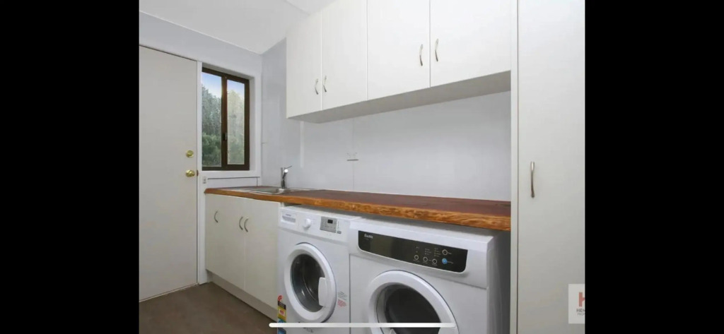 3 Bedroom Lakeview Cottage with Drying/Bike Room