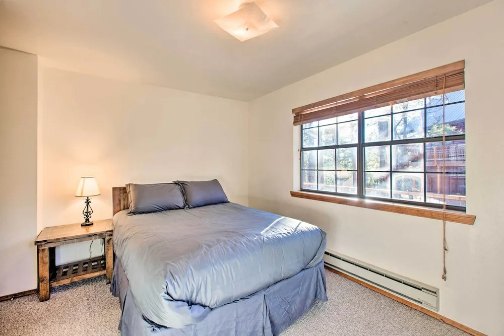 Family Cabin w/ Hot Tub: 1 Mi to Angel Fire Resort