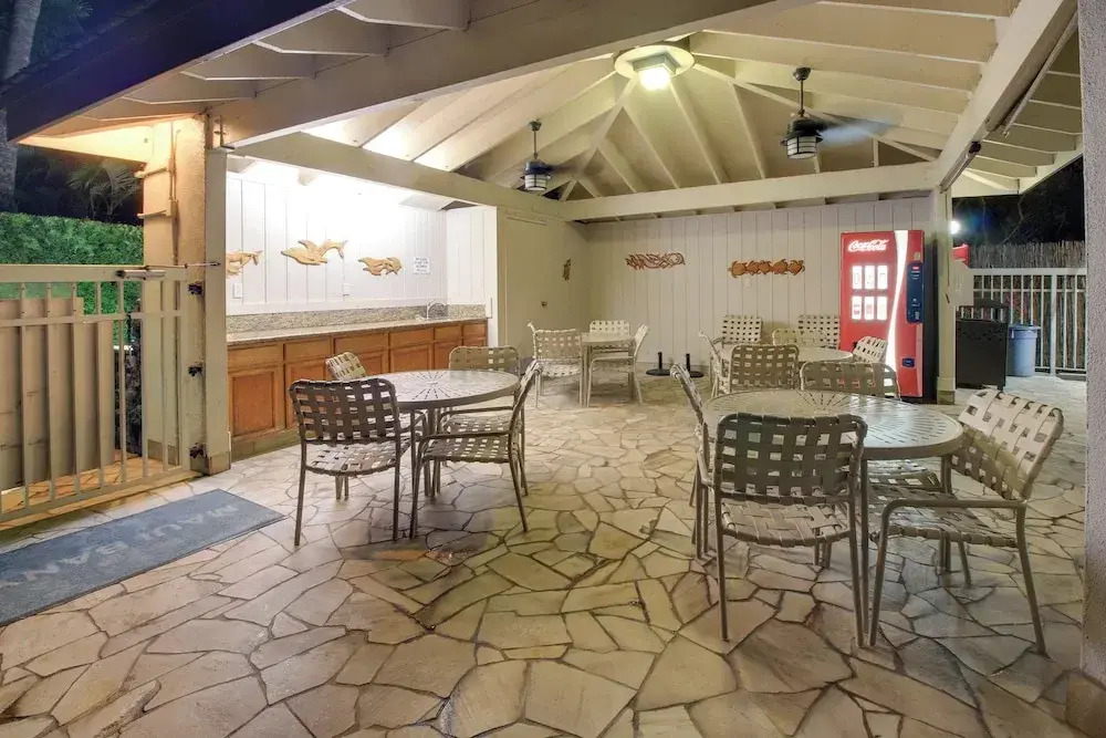 Steps to Beach: Kihei Studio w Scenic Lanai