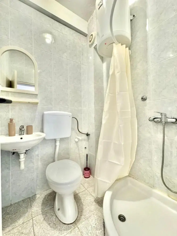 B&M Holiday Rooms