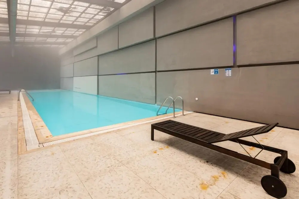 Central Studio Flat with Shared Pool in Sisli