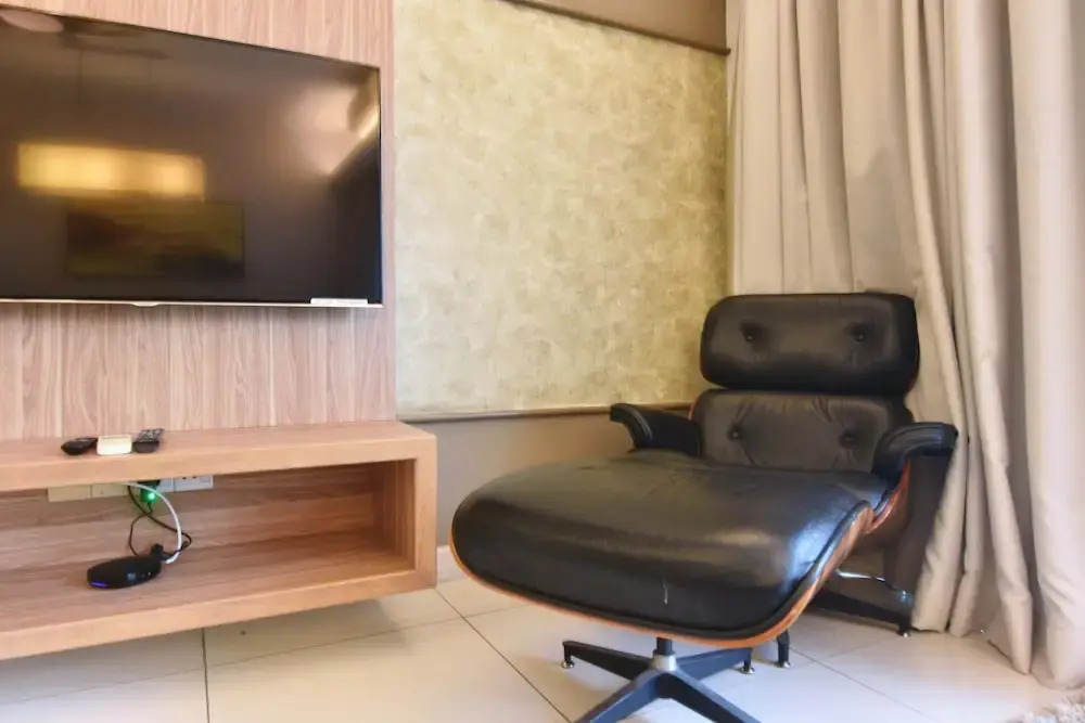 Pet Friendly Comfy 3BR Apt Bathtub & Parking