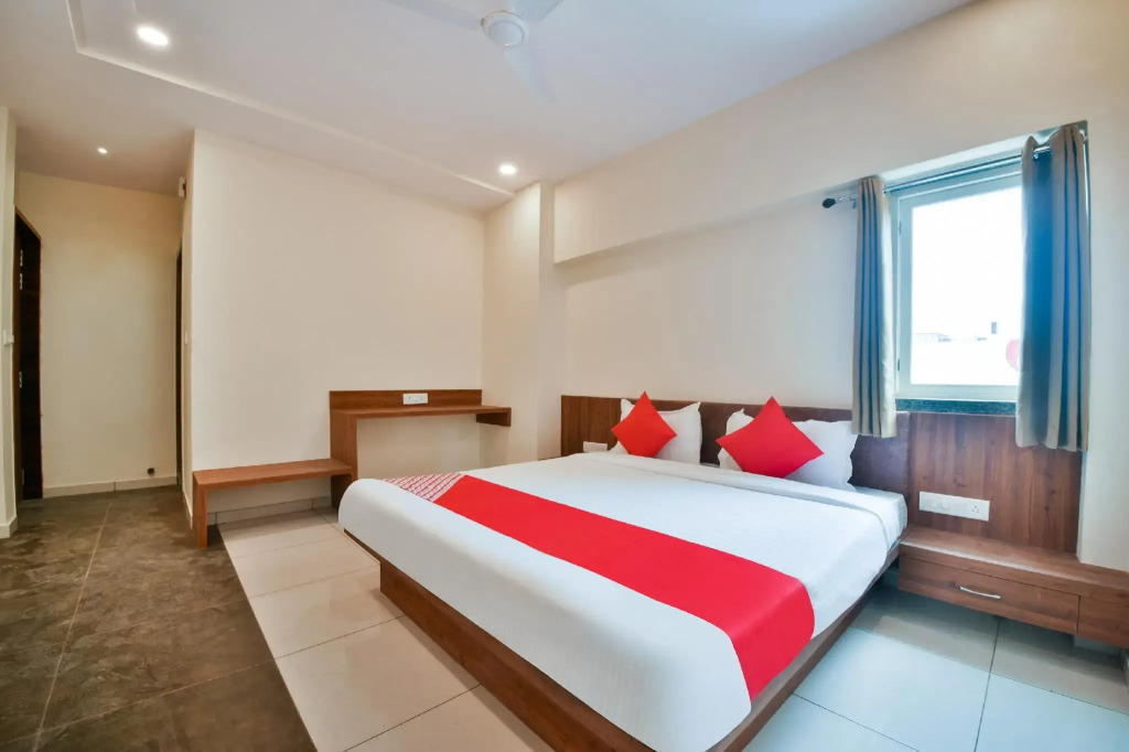 Collection O 39615 Hotel Naman