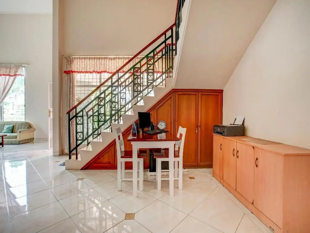 OYO 90080 Villa Lotus E06