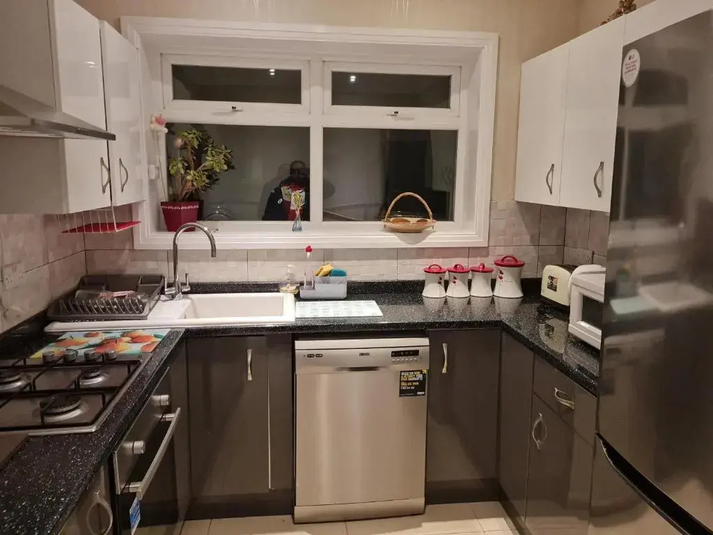 Cheerful 4-bedroom holiday home close to the Sea