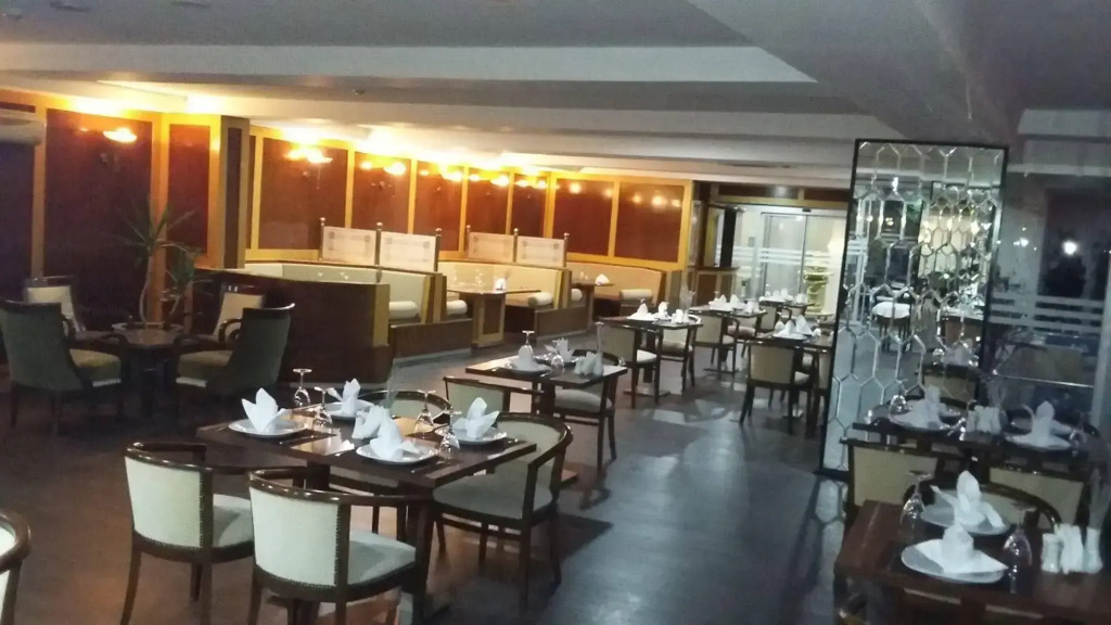 Adela Hotel