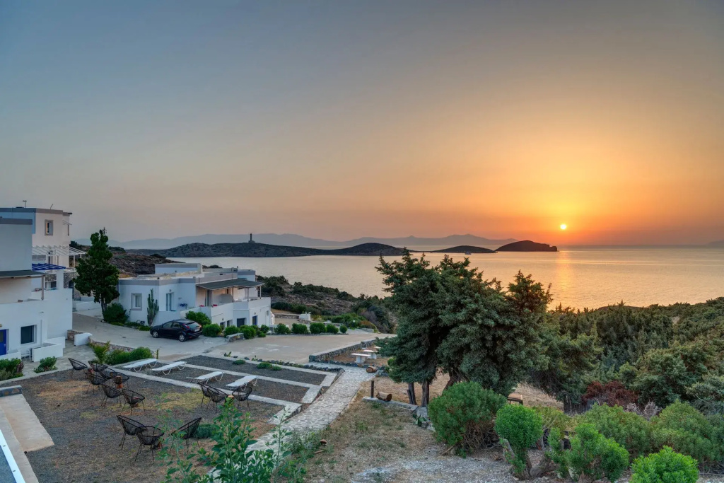 Faros Resort