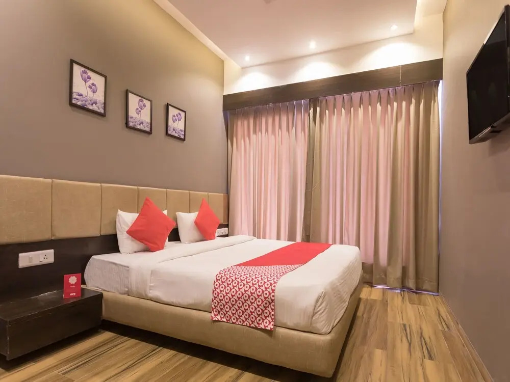 OYO 13012 Hotel HR Greens