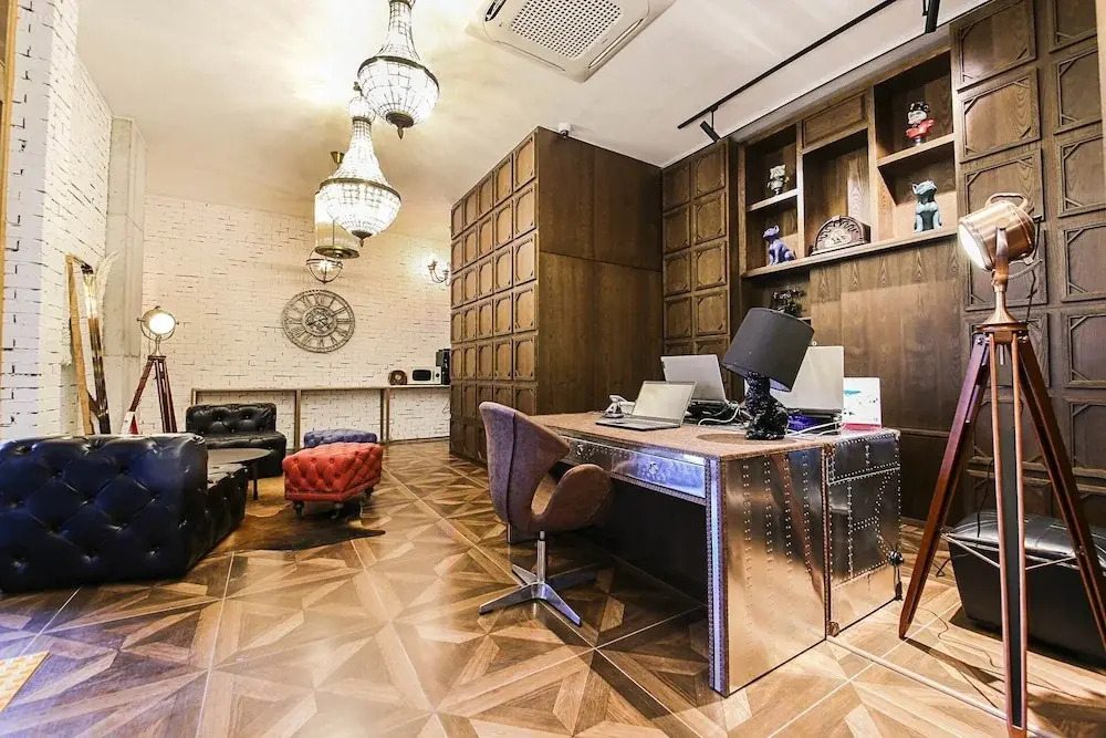 Lerocherrouge Hotel