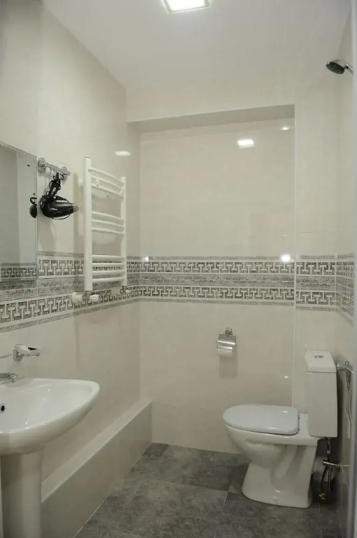 Pomegranate Hotel