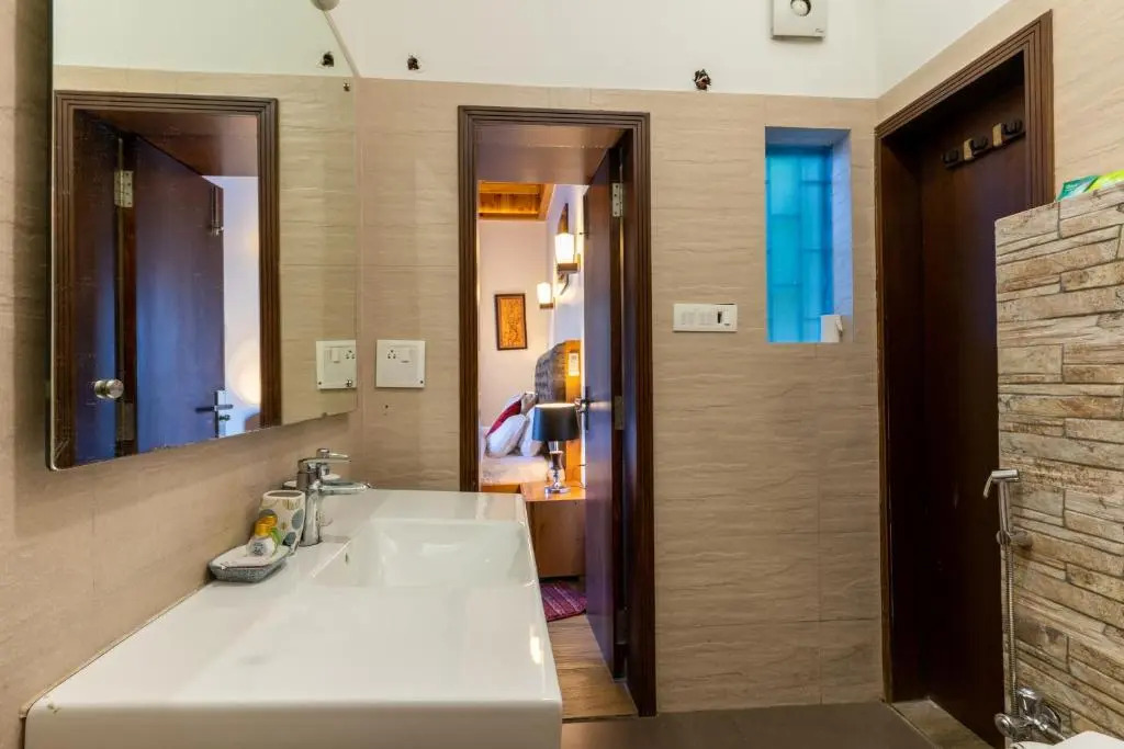 SaffronStays Gardens on the Lake - 2BR pet & elderly-friendly lakefront villa with lawns, bonfire & kitchenette near Nainital