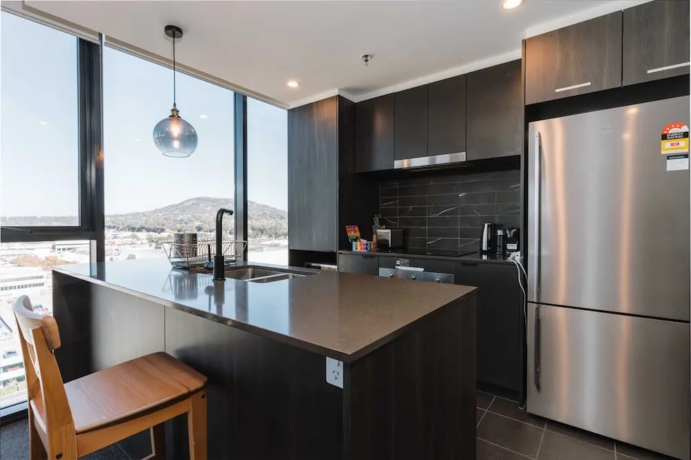Lovely Sunny 2-bedroom Apartment With Pool and Gym
