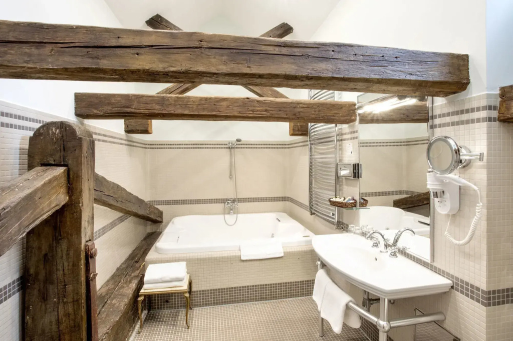 Iron Gate Hotel & Suites Prague by BHG