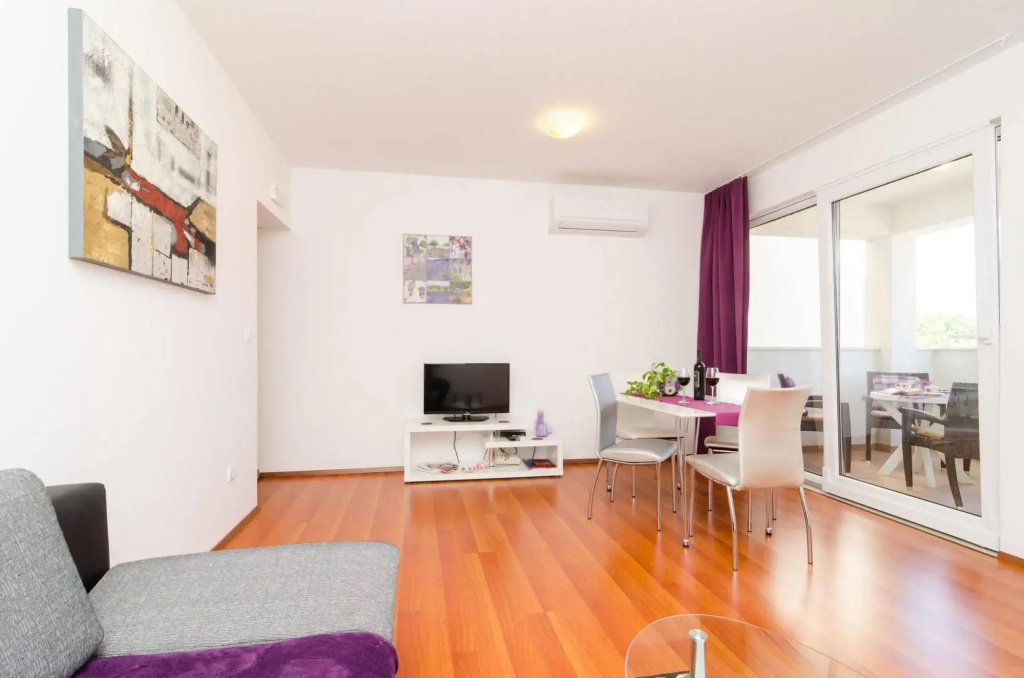 Apartments Mira