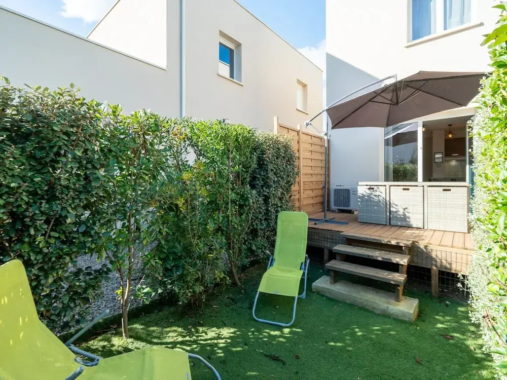 Bright Retreat Near Beach