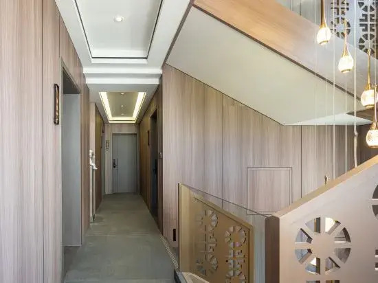 Three Lives and One Residence in Huangling, (Huangling Scenic Area Store)