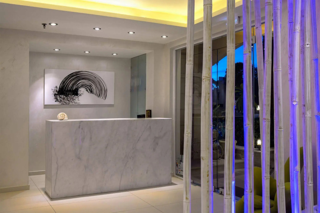 La Stella Suites