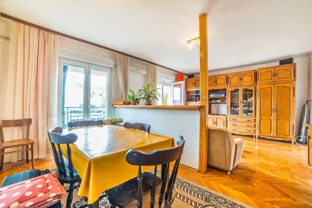 Apartments Dragutin 1063
