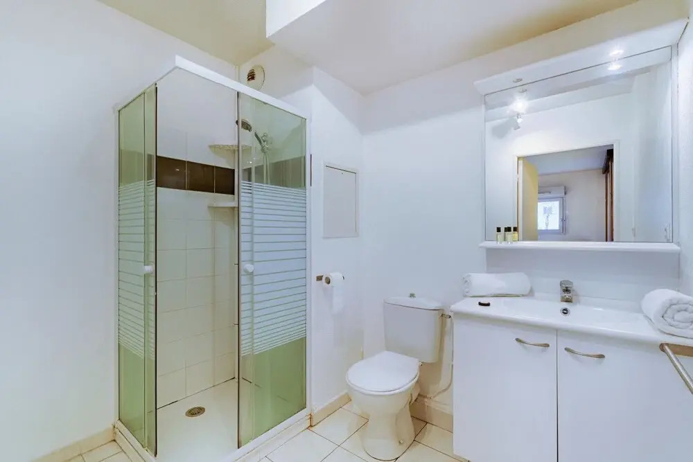 2 Room With Terrace in la Timone