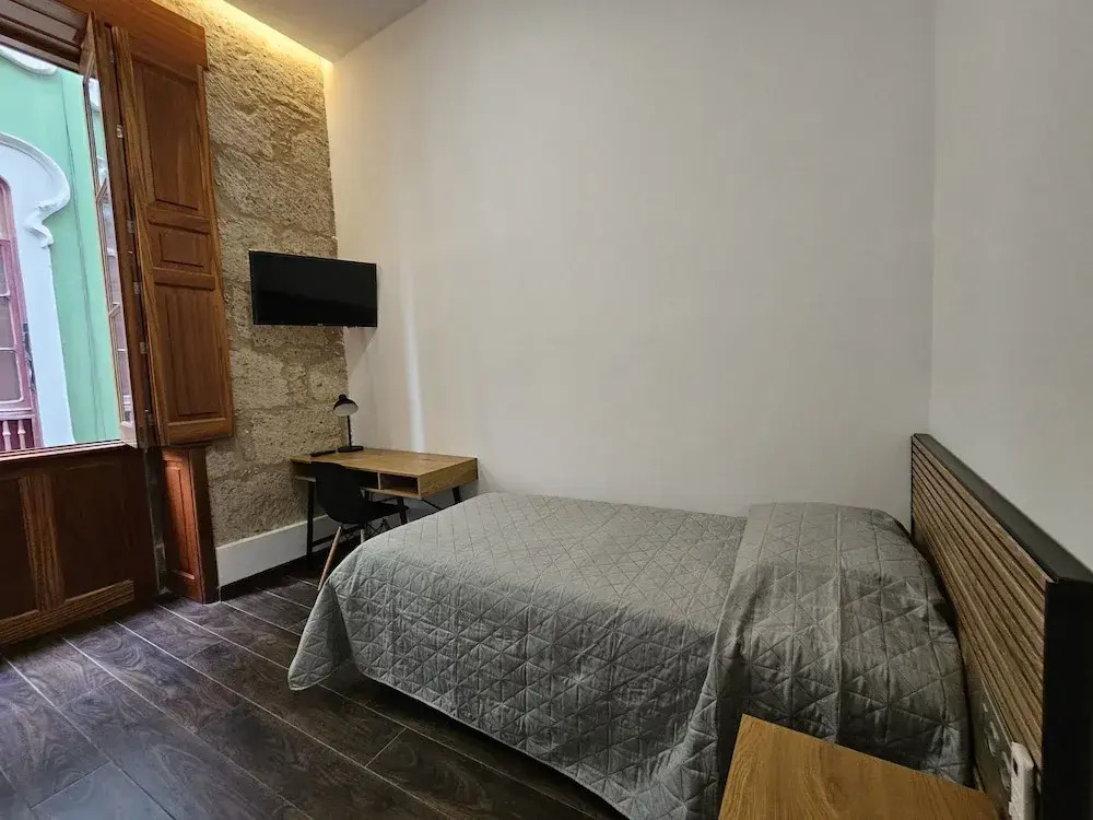 Triana Rooms EH