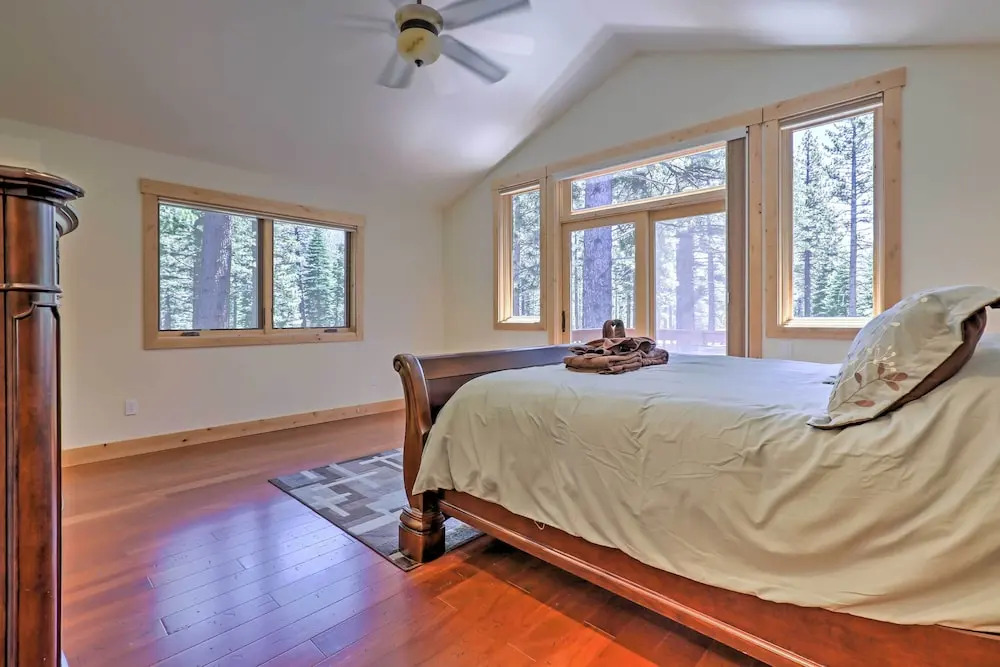 Close to Slopes: Forest-view Gem in Lake Tahoe