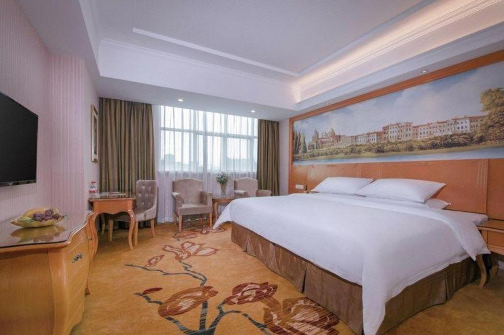 Vienna Hotel (Huizhou Qiuchang Yingbin Road)