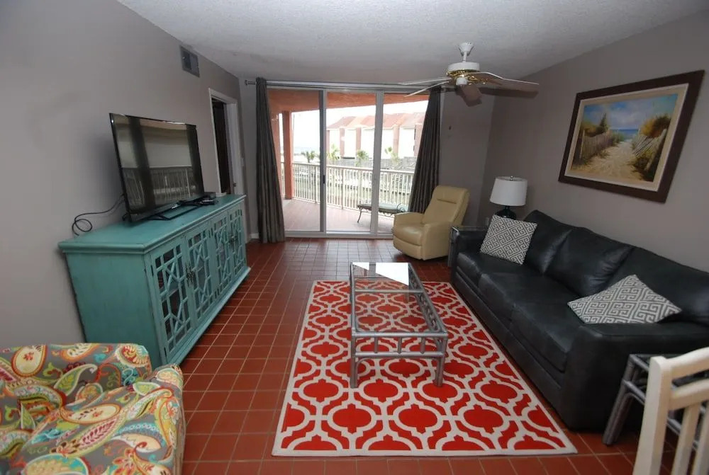 Buena Vista 104 by RedAwning