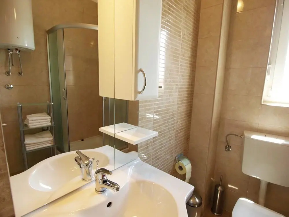 Mlasina Nin in Nin With 1 Bedrooms and 1 5 Bathrooms