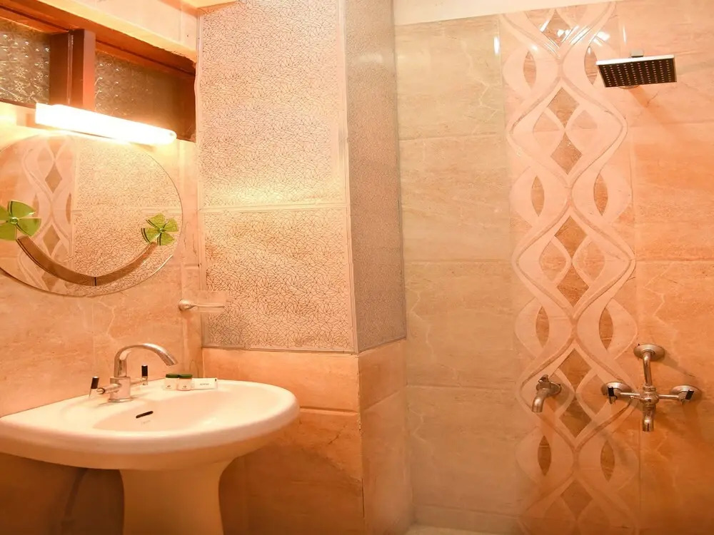 OYO 12445 Hotel Marhaba United