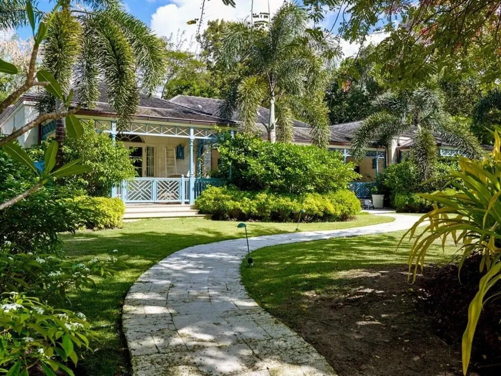 Sunny Vacation Villa 99