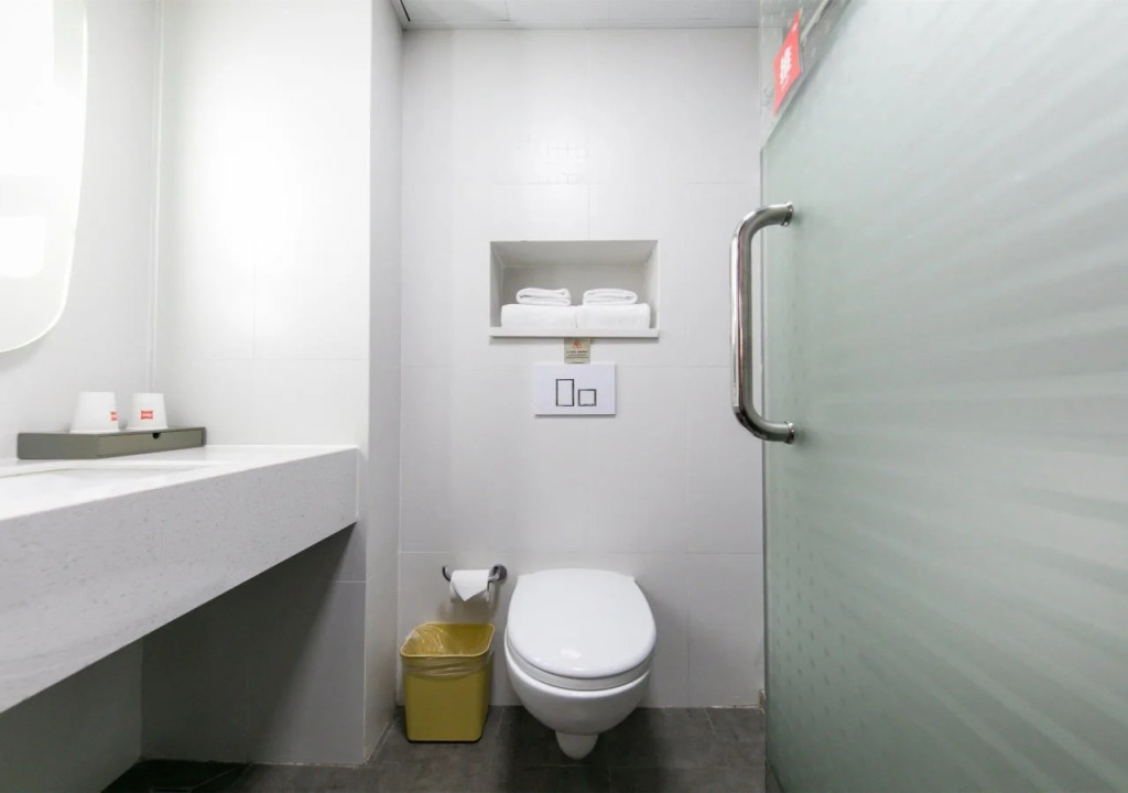 Ibis Hangzhou West Lake Lakeside Qingchun Road
