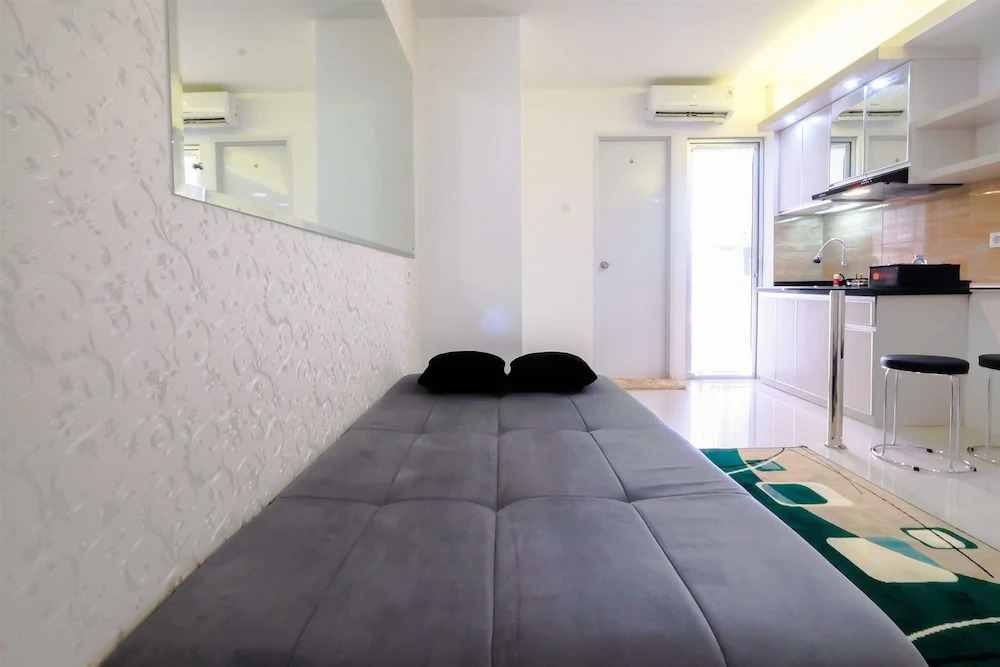 Bassura City Apartment with Mall Access