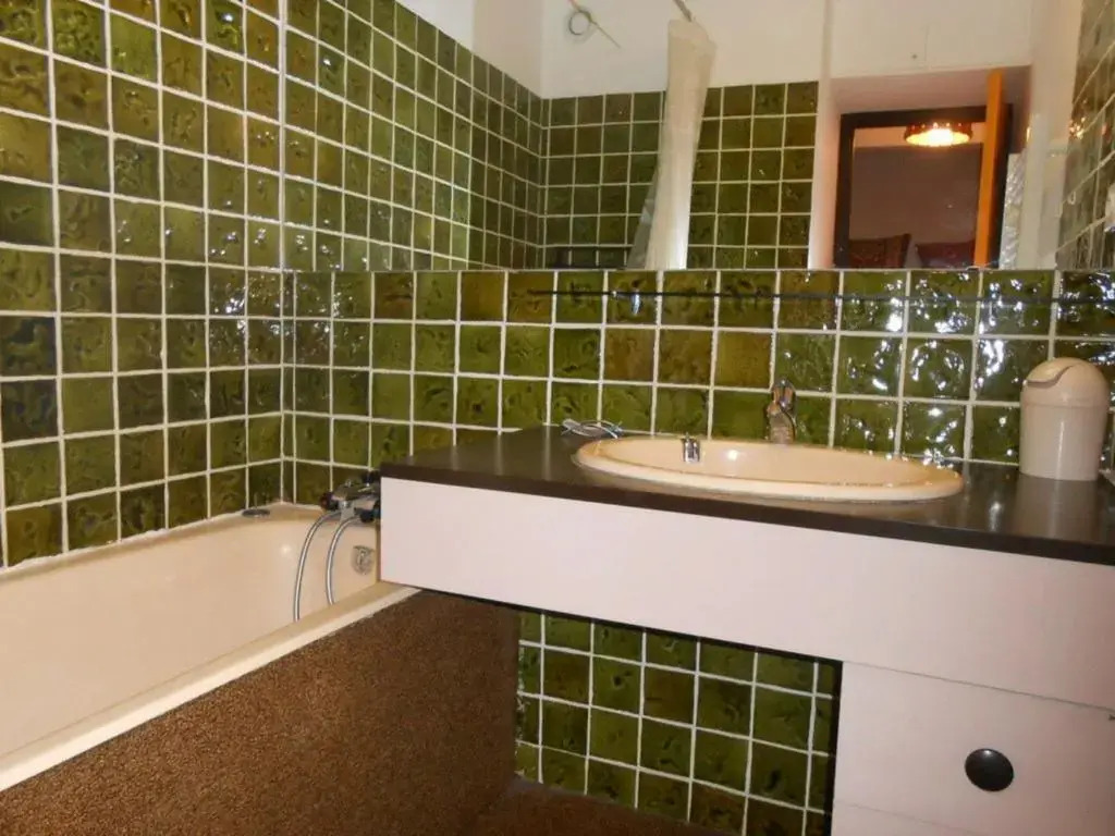 Appartement Les Deux Alpes, 2 pièces, 6 personnes - FR-1-516-16