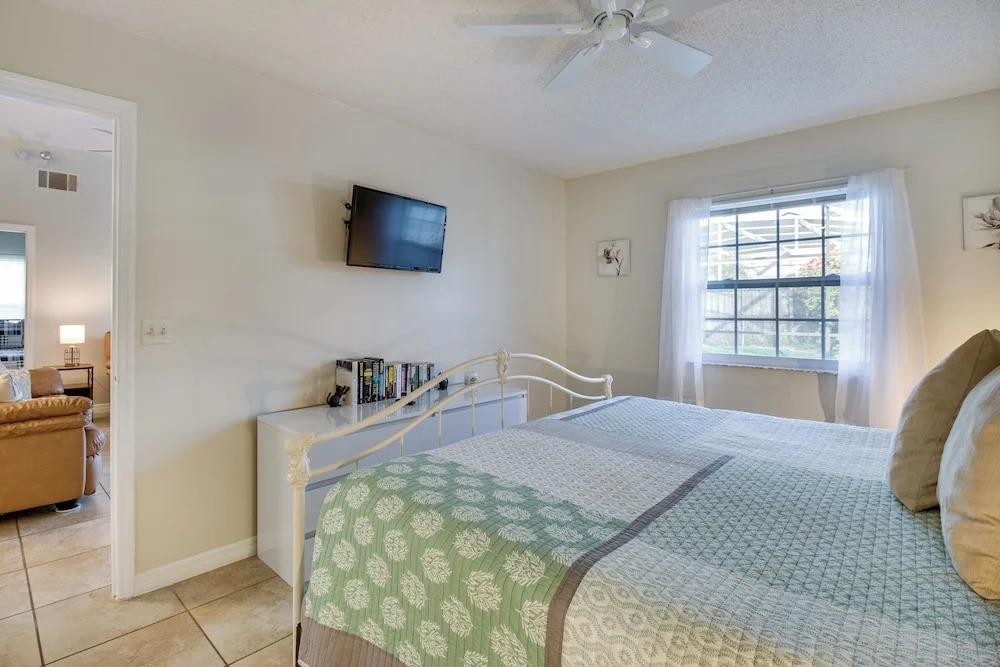 12 Mi to Disney World: Sunny Home w/ Pool!