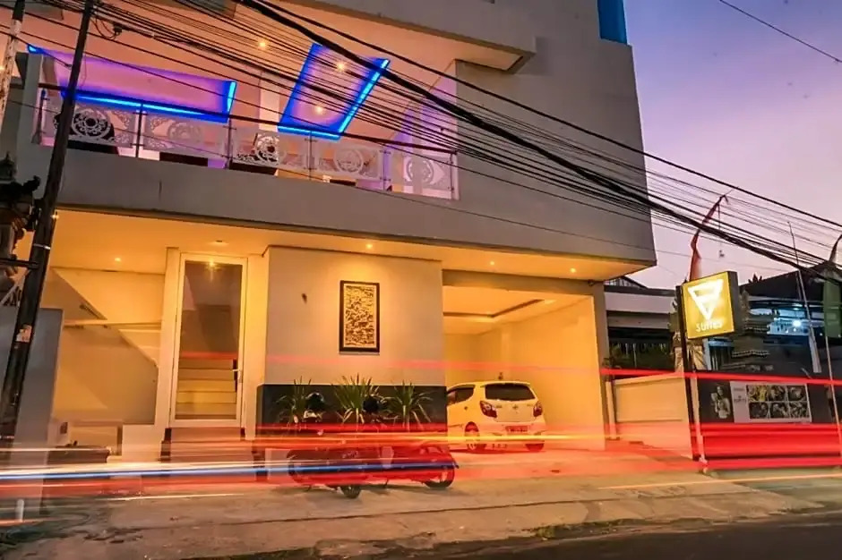 E Luxury Suites Seminyak by InnApps