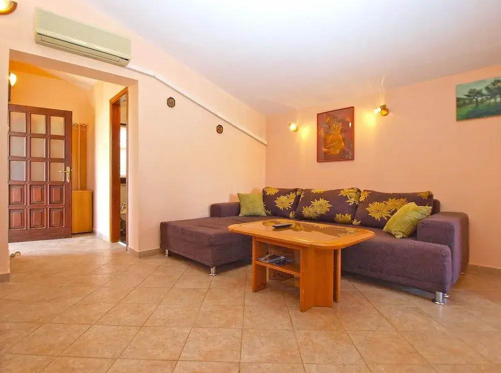 Apartment 1324
