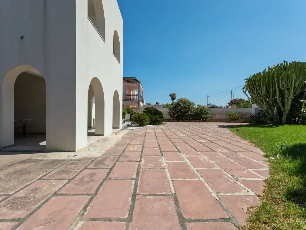 Simplistic Holiday Home in Fontane Bianche With Garden