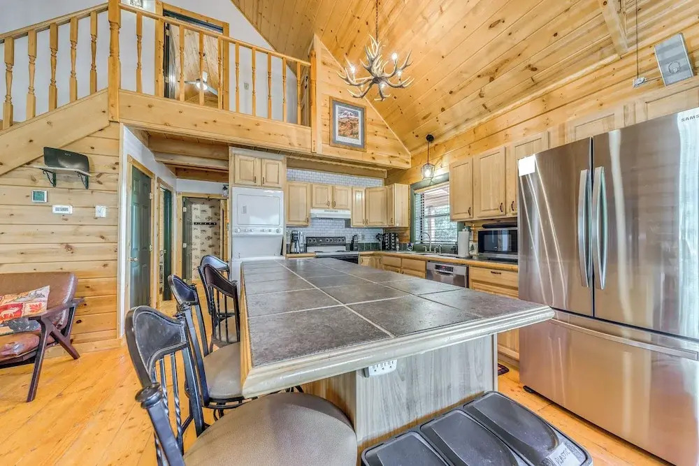 16 Mi to Ski Apache: Ruidoso Cabin Rental
