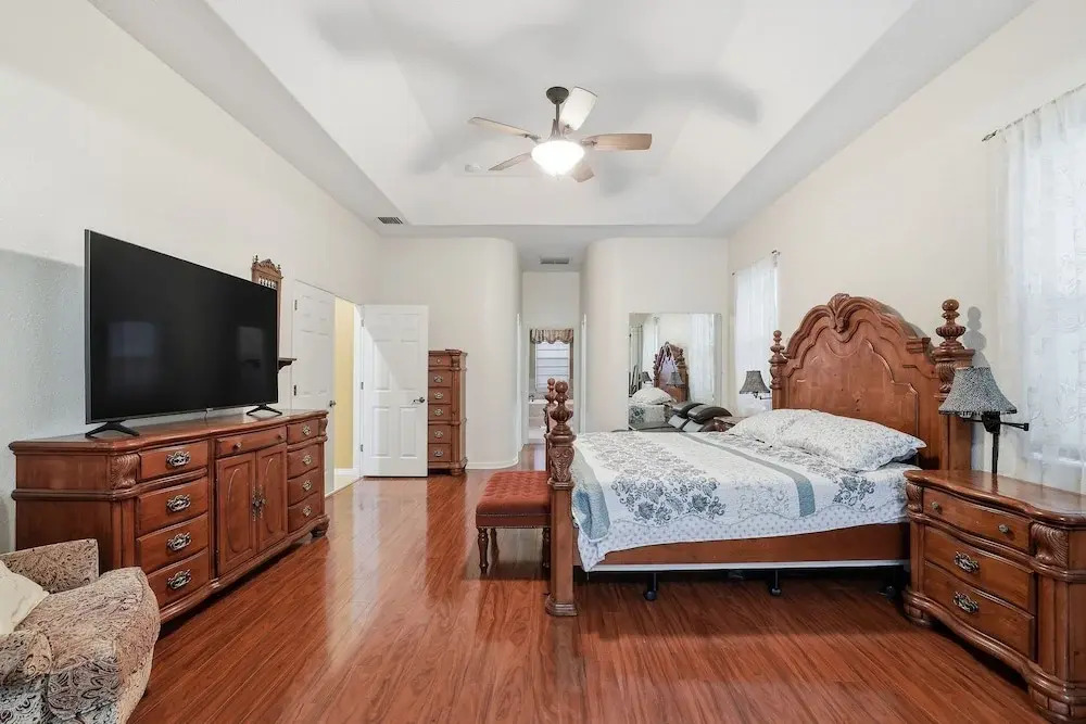 Charming 3br Oasis Comfort, Pool & Sunshine 3 Bedroom Home