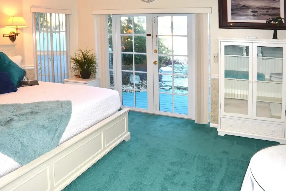 Island Cottage Oceanfront Inn & Spa