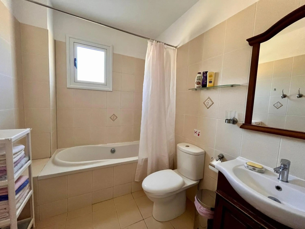 2 bedroom with private garden, walk to Nissi Beach, communal swimming pool