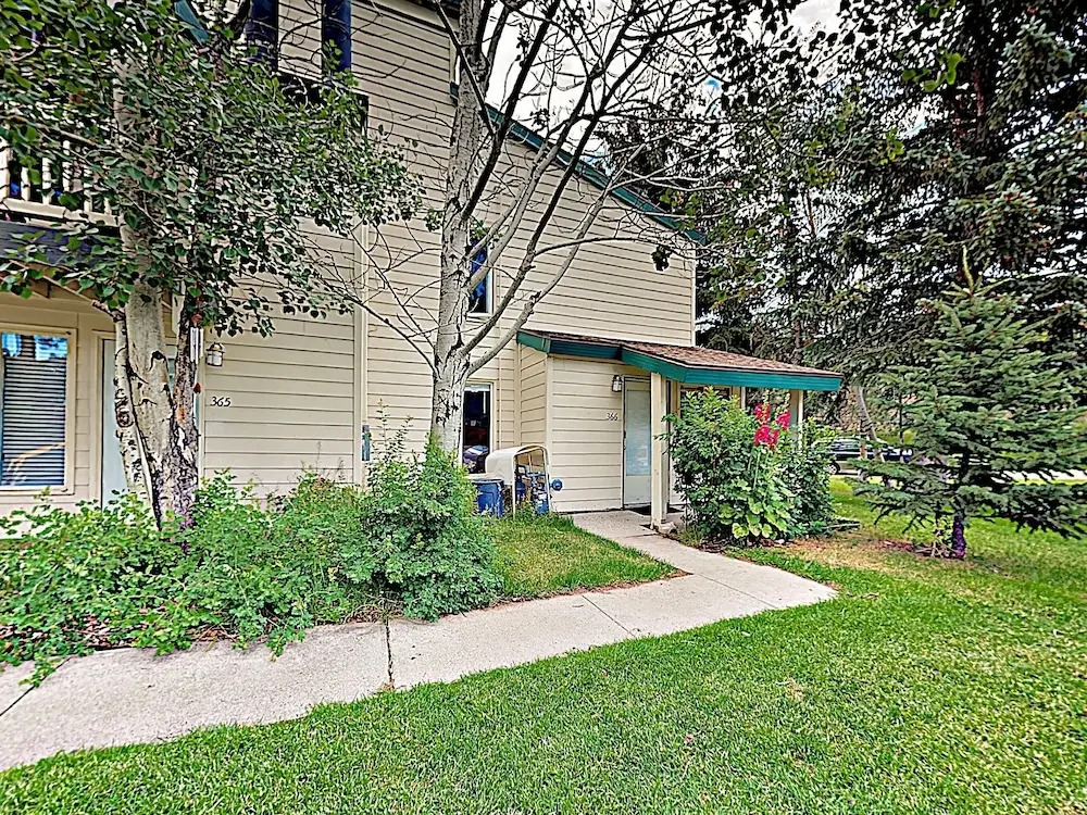New Listing! Ski - Walk To Resort Base 1 Bedroom Condo