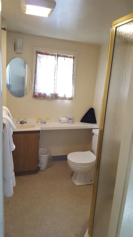 Eclectic Studio Cabin w/ Kitchenette, Free WiFi, Riverfront Location & More