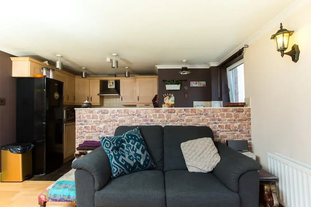 Charming 2BR Flat for 4 Overlooking Holyrood Park